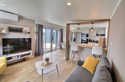 Bretignolles-sur-Mer Ski Chalet | Chalet with A/C – pool – 4 adults – 2 children