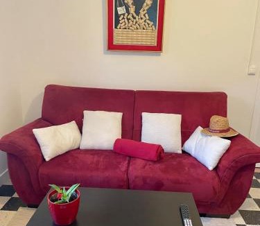 Saint-Jean-de-Cuculles Ski Chalet | Chalet with a view of Pic Saint Loup, large garden