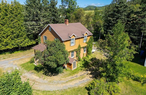 Clermont Condo | Chalet with character in a forest environment