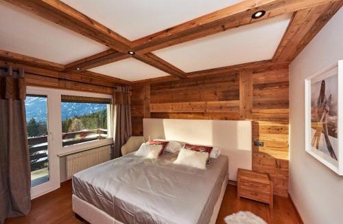 Lens Apartment | Chalet with fantastic view on Ballesteros Golf and The Mountains