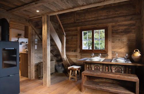 Meiringen Ski Chalet | Chalet with fireplace and sauna