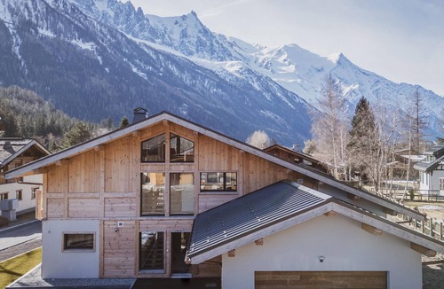 Les Tines Ski Chalet | Chalet with jacuzzi and pets allowed, Mont-Blanc views