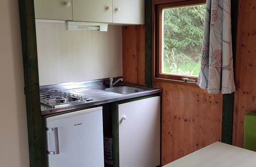 La Tour-dʼAuvergne Ski Chalet | Chalet with terrace - 6 guests