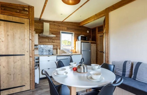 Seillac Ski Chalet | Chalet with AC, pets allowed - 6 guests