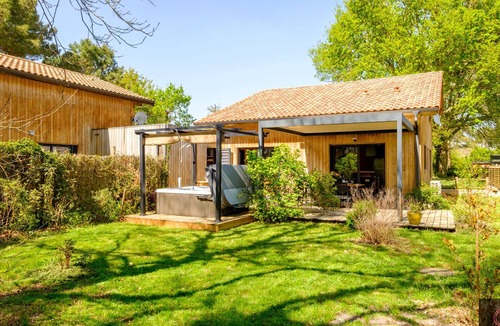 Gastes Ski Chalet | Chalet with jacuzzi and pétanque - 6 guests
