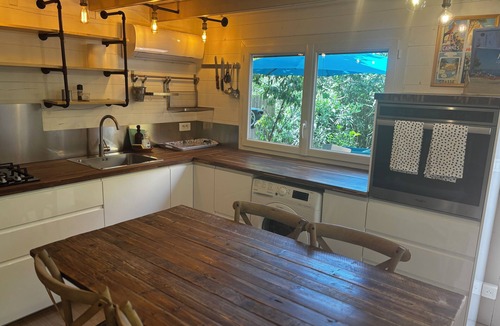 Cavalaire-sur-Mer Ski Chalet | CHALET WITH PRIVATE ACCESS BONPORTEAU BEACH