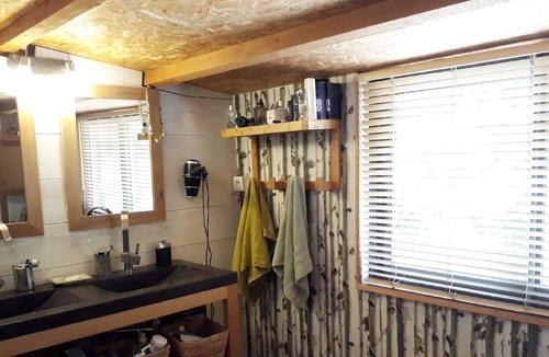 Roquemaure Ski Chalet | Chalet with pool between Orange Avignon Chateauneuf du pape.