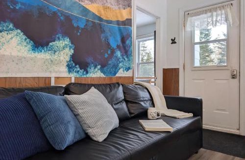 Saint-Tite-des-Caps Ski Chalet | Chalet with Spa in the Forest- Nature Awaits