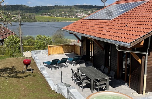 Montperreux Ski Chalet | CHALET WITH SPA LAKE VIEW