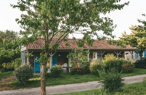 Moncoutant Ski Chalet | Chalet with swimming pool near Puy du Fou in holiday residence up to 6 people