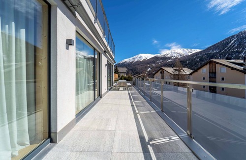 Zuoz Apartment | Chalet Wolf Private SPA, 5 Suites