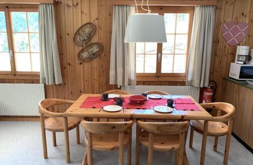 Grafschaft Apartment | Chalet Woodland - Ferienwohnung mit Terrasse