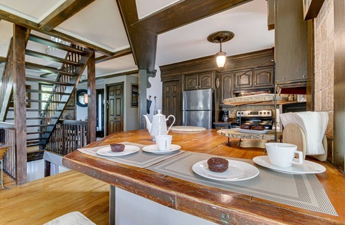 Grandes-Piles Ski Chalet | Chalet ZEN: Spa and Sauna overlooking the St-Maurice River.