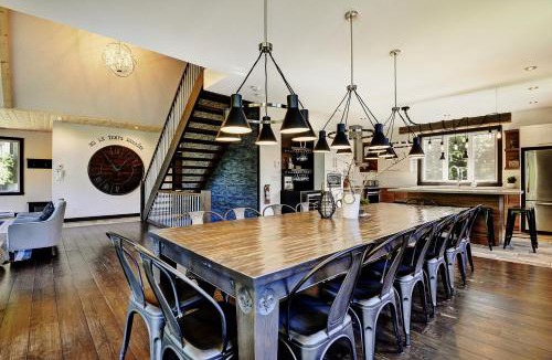 Stoneham Ski Chalet | Chalets Alpins -13 Chemin des Skieurs