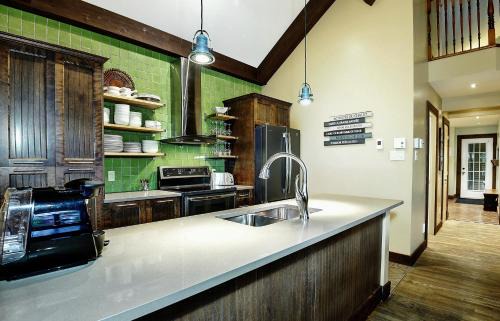 Stoneham Ski Chalet | Chalets Alpins - 16 Chemin des Skieurs