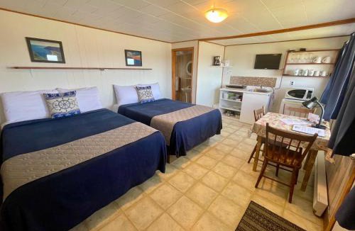 Mont-Saint-Pierre Hotel | Chalets Camping Bernatchez