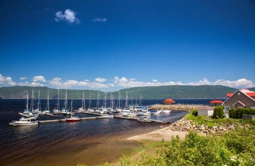 L'Anse-Saint-Jean Ski Chalet | Chalets Condos sur le Fjord
