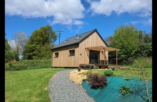 Gouezec House | Chalets de pont cob avec spa