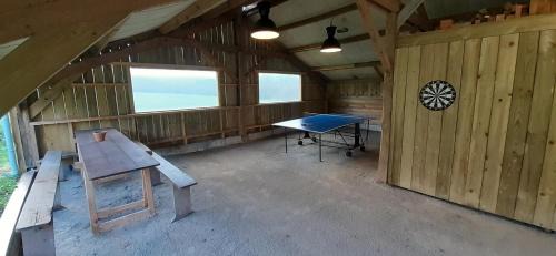 Gouezec House | Chalets de pont cob avec spa