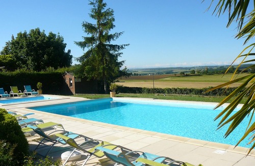 Lussan RV Rental | Chalets des Mousquetaires