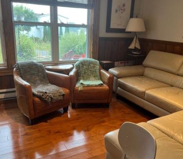 Saint-Jean-de-l'lle-d'Orleans Ski Chalet | Chalets Plage St-Jean