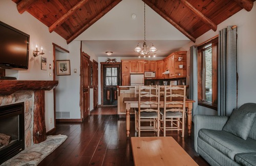 Saint-Faustin-Lac-Carre Ski Chalet | Chalets Royal Laurentien