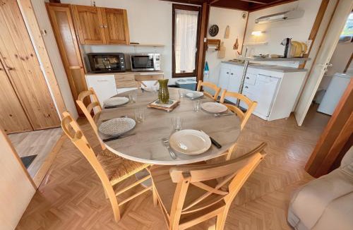Merville-Franceville-Plage Ski Chalet | Chaleureux chalet à 3 minutes à pied de la mer - Parking gratuit