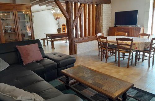 Pellevoisin Villa | Chaleureuse longère familiale 3 étoiles