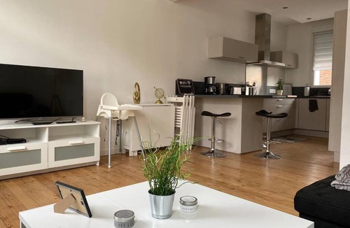 Lens Apartment | Chaleureux appartement en duplex