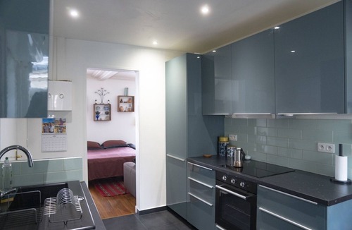 10th Arrondissement Apartment | Chaleureux Appartement Parisien Dans un Quartier Vivant