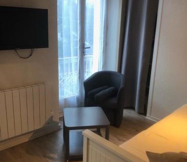 Cauterets Apartment | Chaleureux studio familal "Lougrand III"