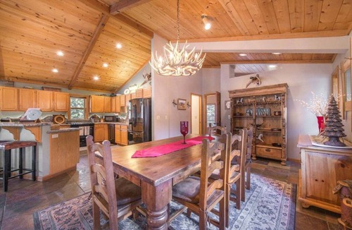 Talmont House | Challies Chalet Pool table, sauna, game room!