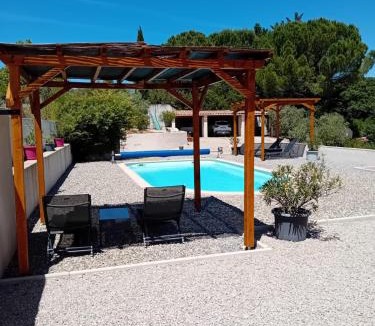 Saint-Maximin-la-Sainte-Baume Bed & Breakfast | Chambres d'hôtes, B&B climatisées LA BORRELLIENNE