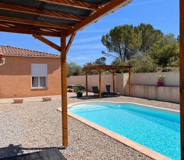 Saint-Maximin-la-Sainte-Baume Bed & Breakfast | Chambres d'hôtes, B&B climatisées LA BORRELLIENNE