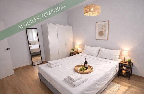 Cotos Bed & Breakfast | Chamartín Smart Stay | Double Room with Excellent Connectivity