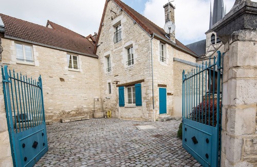 Les Riceys House | CHAMBER 7: VINTAGE