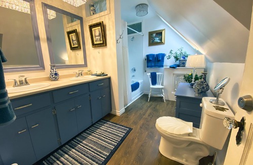 North Sydney Bed & Breakfast | Chambers Guest House B&B