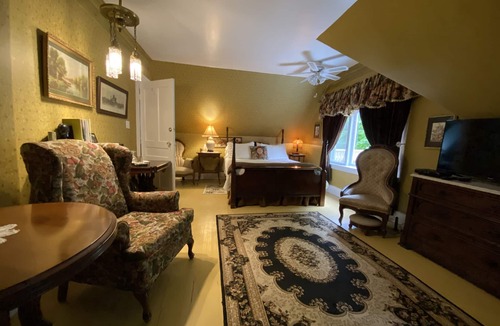 North Sydney Bed & Breakfast | Chambers Guest House B&B