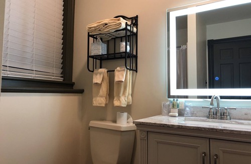 Lee Bed & Breakfast | Chambery Inn