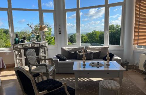 Saint-Jean-les-Deux-Jumeaux Bed & Breakfast | Chambre d'hotes Romance