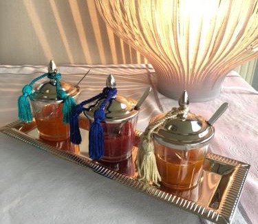 Saint-Jean-les-Deux-Jumeaux Bed & Breakfast | Chambre d'hotes Romance