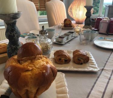 Saint-Jean-les-Deux-Jumeaux Bed & Breakfast | Chambre d'hotes Romance