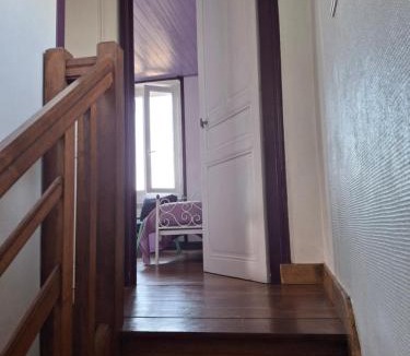 Saint-Laurent-de-la-Plaine House | chambre ensoleillée