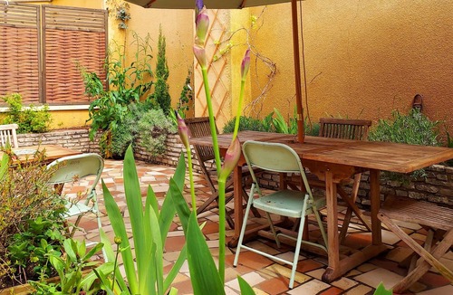 Saint-Sauveur-en-Puisaye Bed & Breakfast | Chambres D'hôtes - la Puysæ