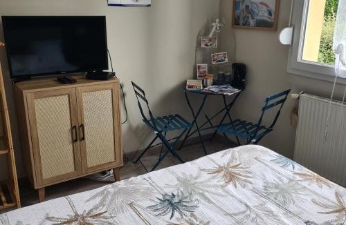 Etival-les-le-Mans Bed & Breakfast | Chambre à 10 minutes du circuit des 24H du MANS et à 5 minutes sortie Autoroute A11