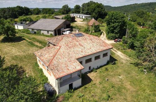 Aurignac Bed & Breakfast | Chambre à la Ferme BANZAÏ - Face aux Pyrénées AURIGNAC