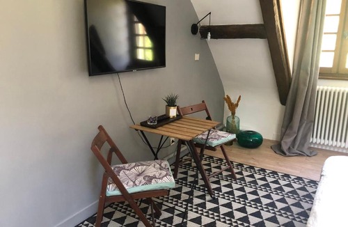 Chaumont-sur-Tharonne House | chambre à la campagne