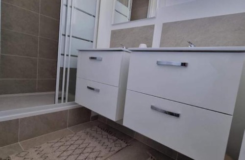 Saint-Brieuc House | Chambre 1 Esperance communs a partager