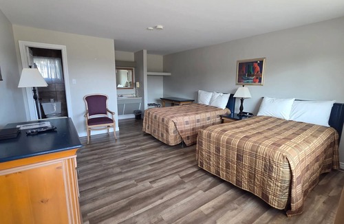 Petit-Rocher Hotel | Chambre 2 Lits Queen #4
