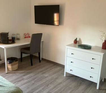 Gignac House | Chambre 2 piscine